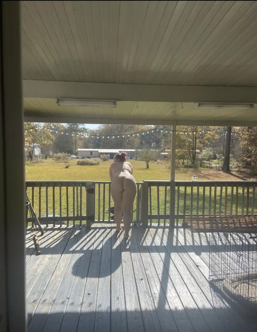 I love letting my neighbors see me naked 💕🥰