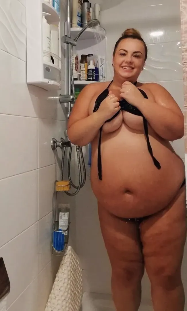 I love my natural tits and big belly