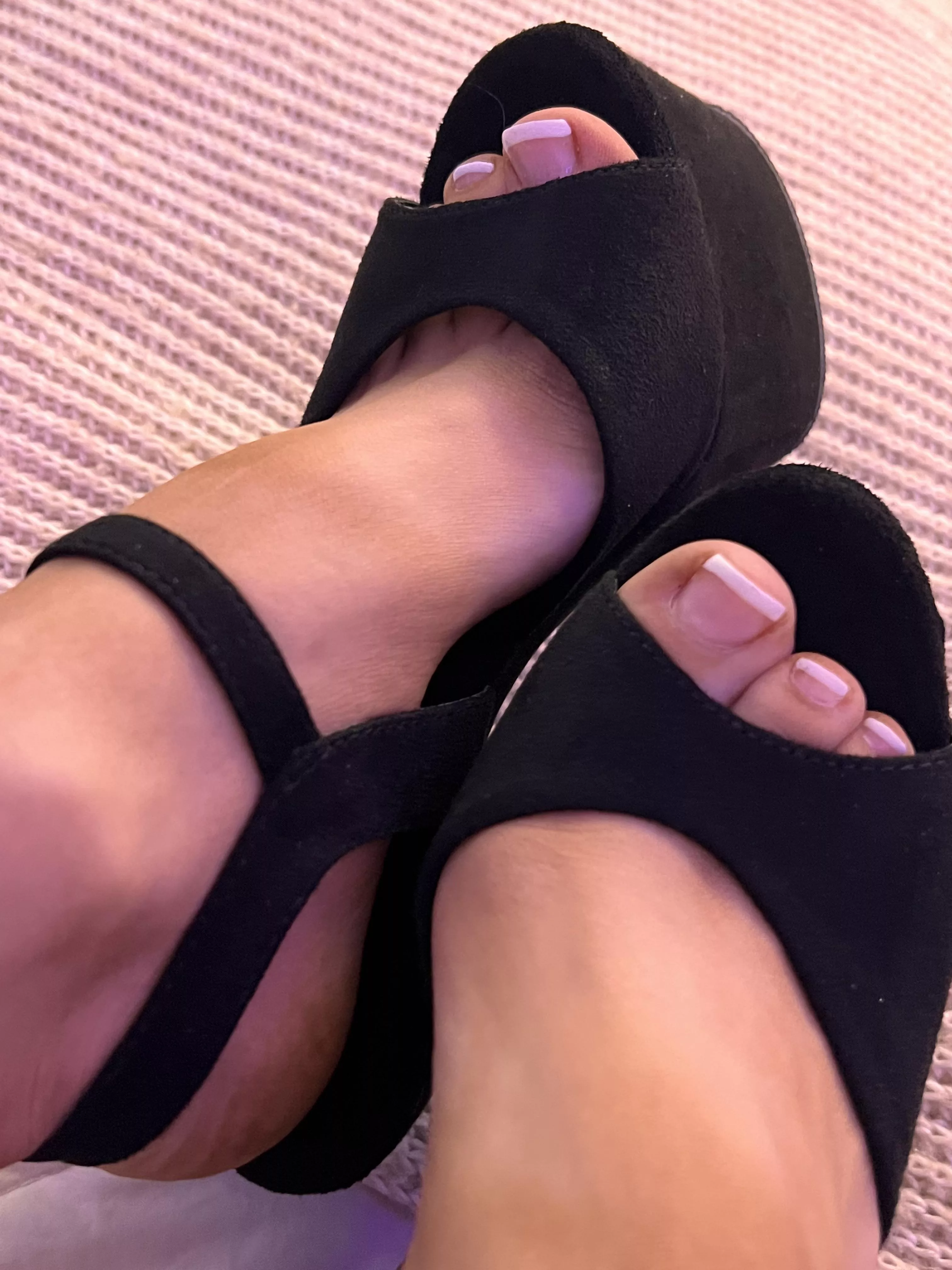 i love my new heels ! what do you think of them ? 🥰