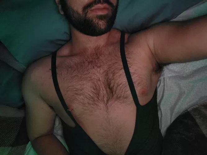 I love my stretchy tank giving easy access to my chest 😫