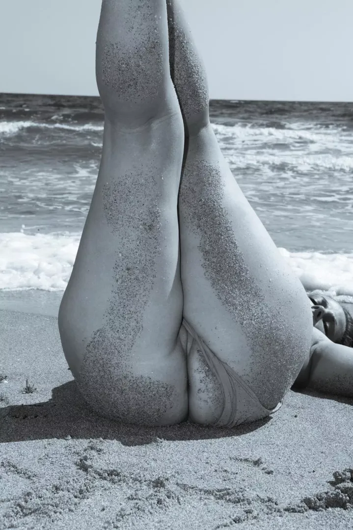 I love my thighs on the beach.