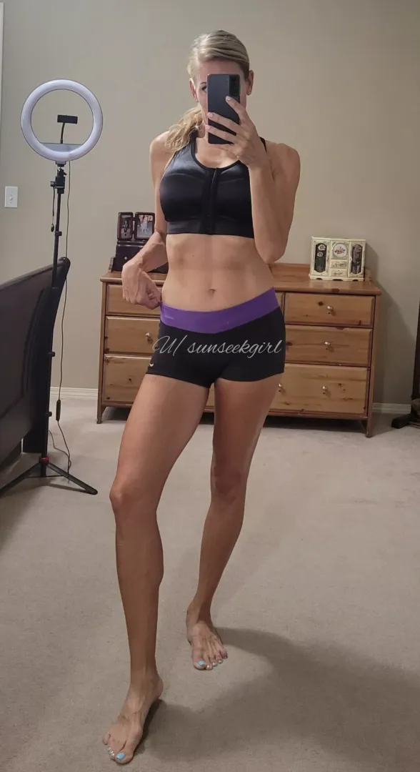I love showing my athletic body.