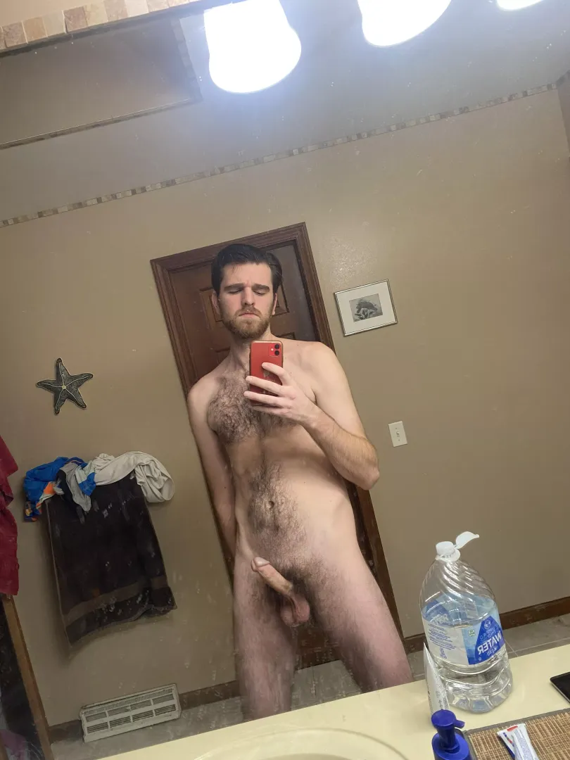 I love taking pics after my shower 😅