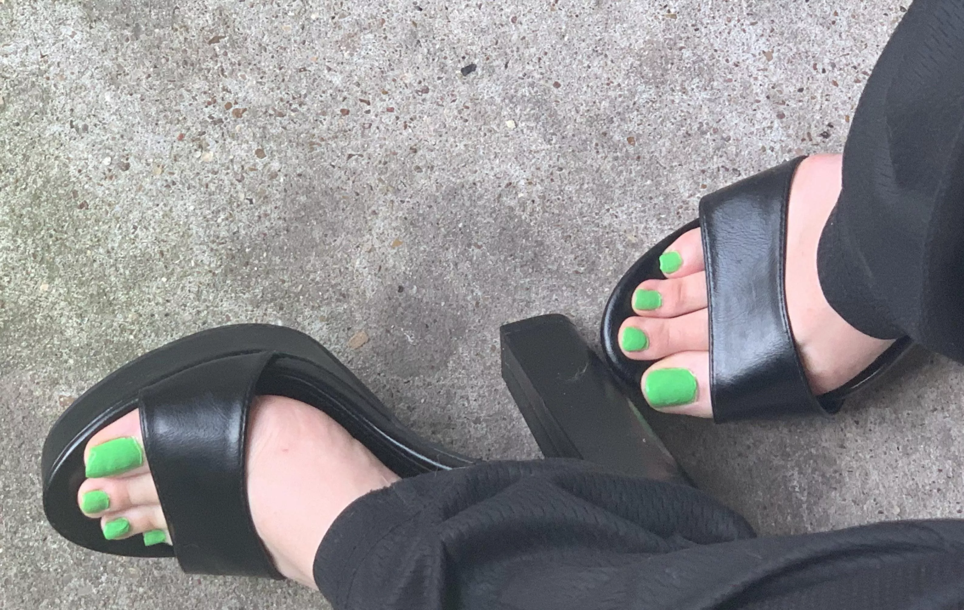 i love the black and green 🖤💚