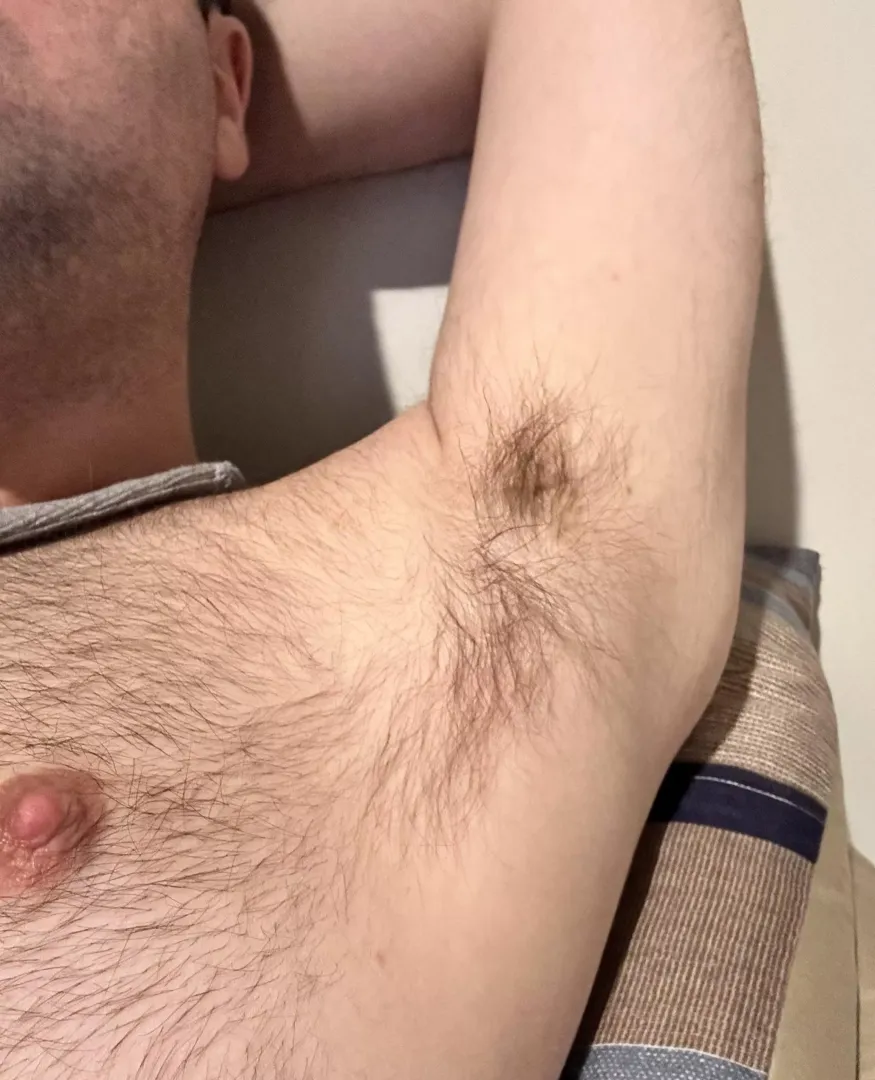 I love the look of a hairy pit after a guy just had his mouth in there