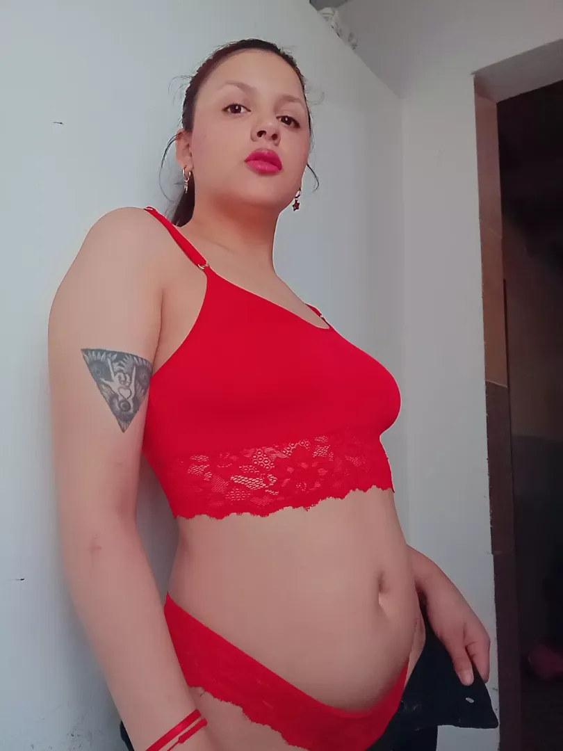 I love the red top