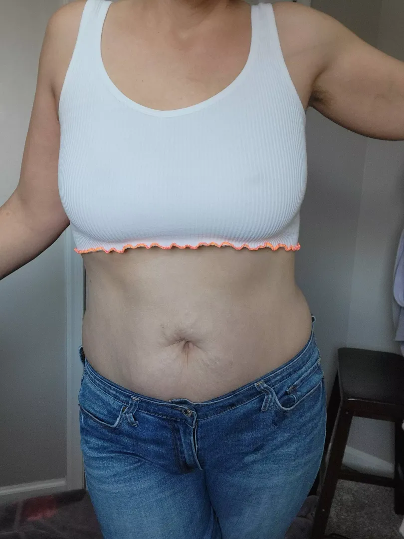 I love this crop top. It's PERFECT for showing of my mombod which I work hard to maintain after 5 kids. I hope you agree 🙂