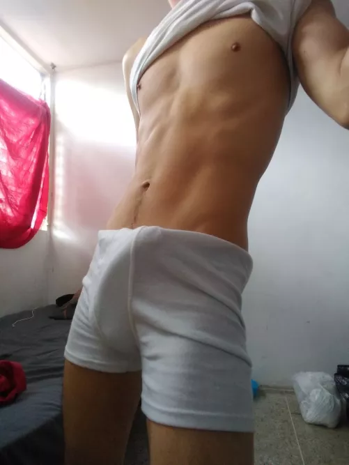 I love this photo, but it makes me feel insecure.... What is your opinion about it?