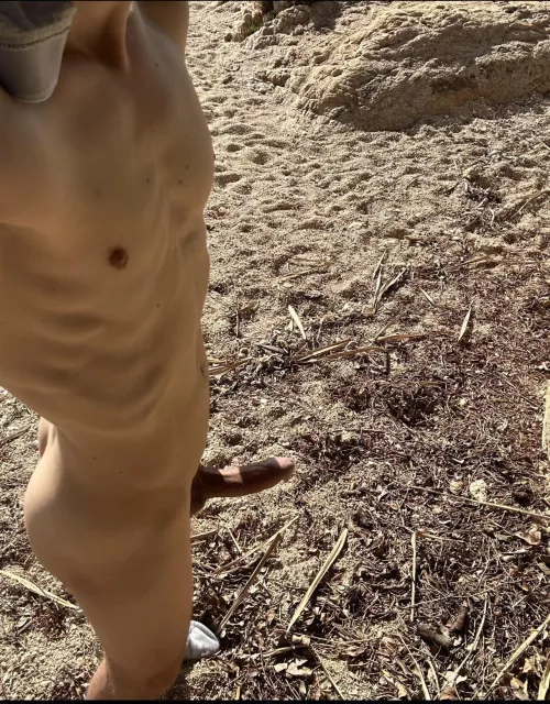 I love to show off my uncut erection to the gay beach crowd 🏝️. Would you react? Would you suck me? Or rather a handjob? Make me cum? M(23)🫴🏼