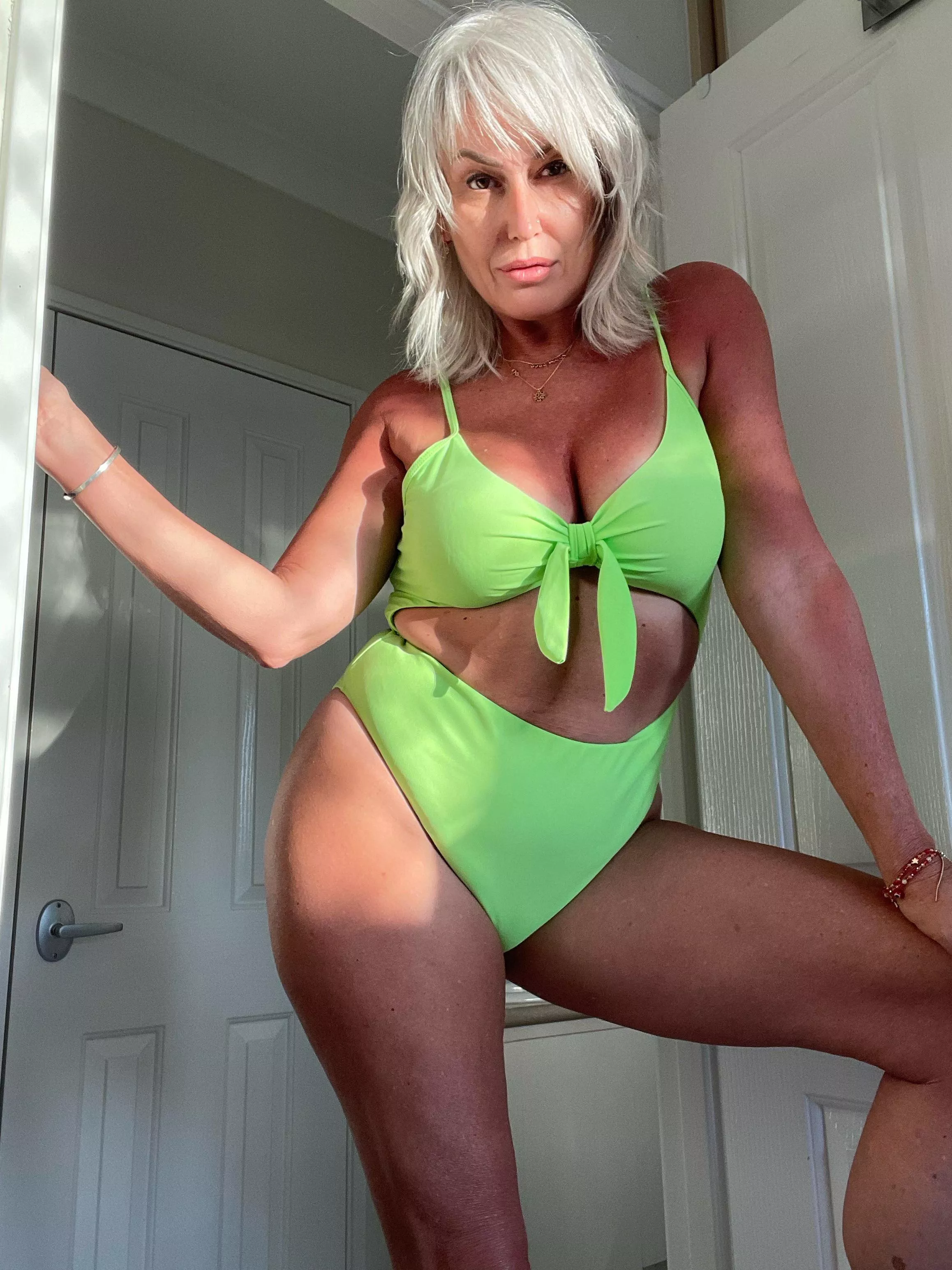 I love to stand out ! (57)(f)