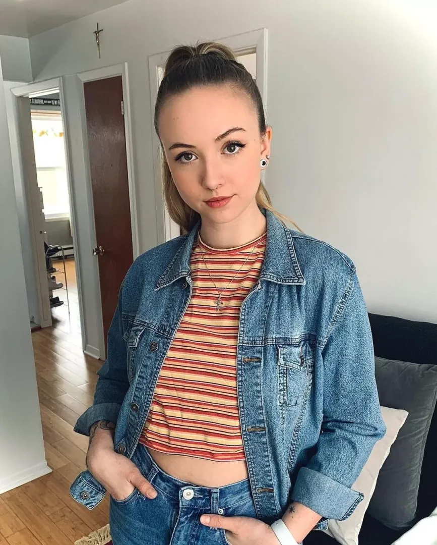 I love wearing crop tops sometimes ! 😋