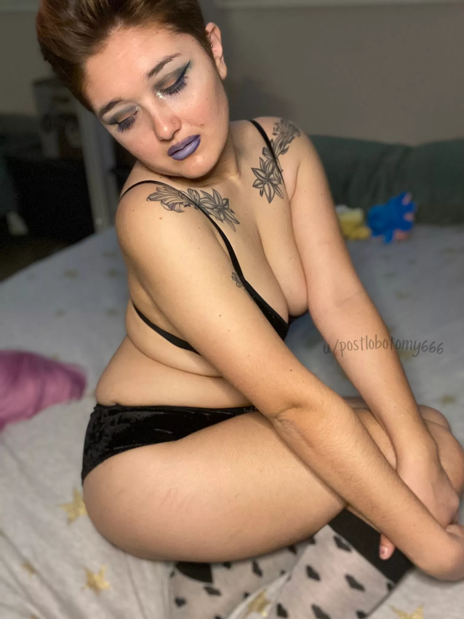 I love when my hair is short. I'm new here. Hello! I'm Mar Mar (26)!