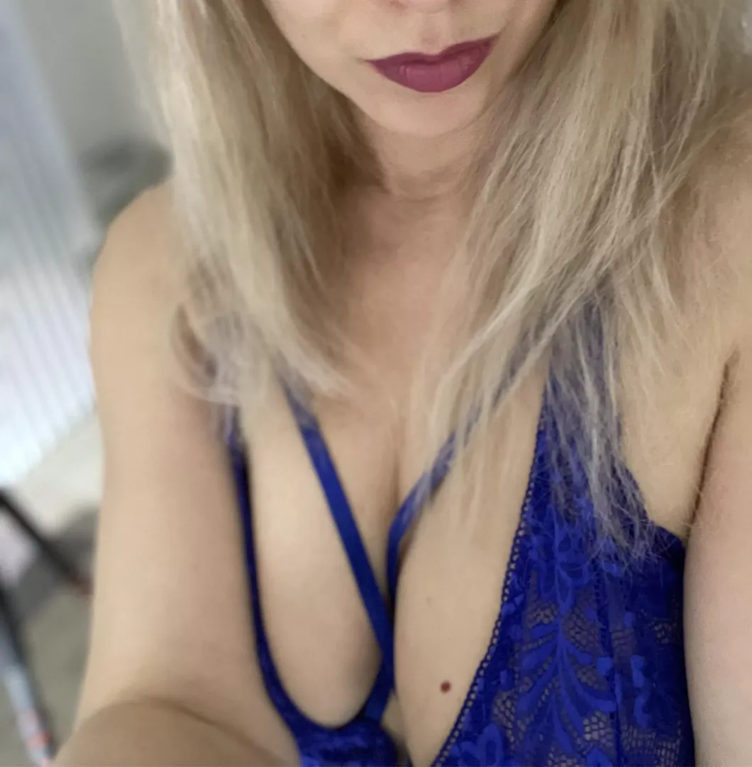 I love when my outfit can match my eyes…