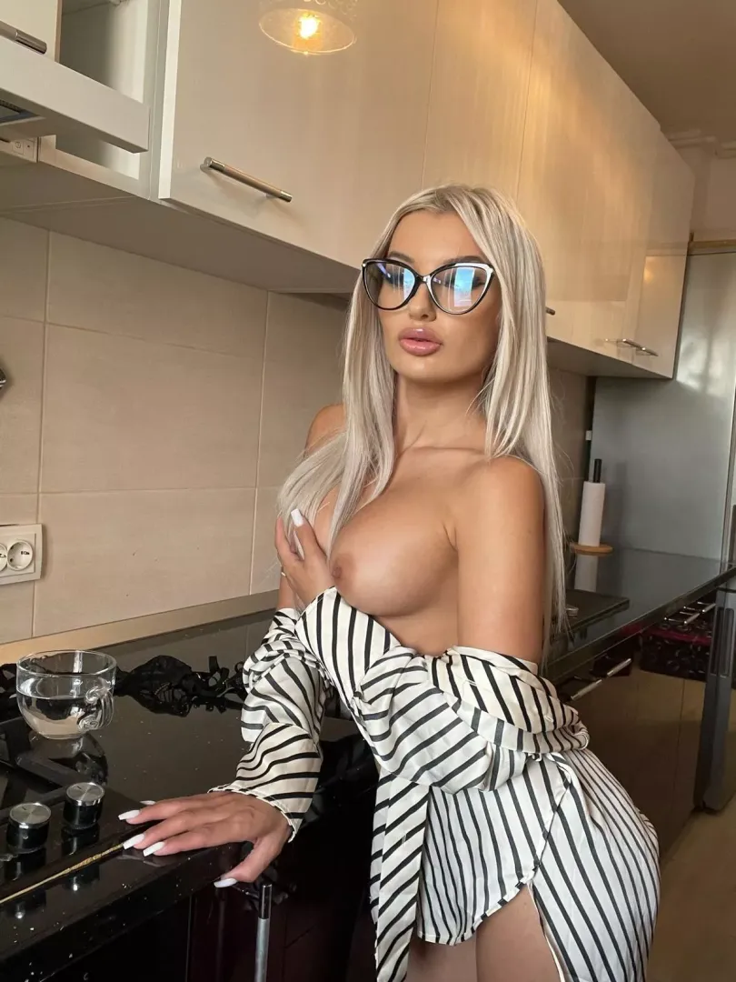 I might be a small girl, but my titties are biggies