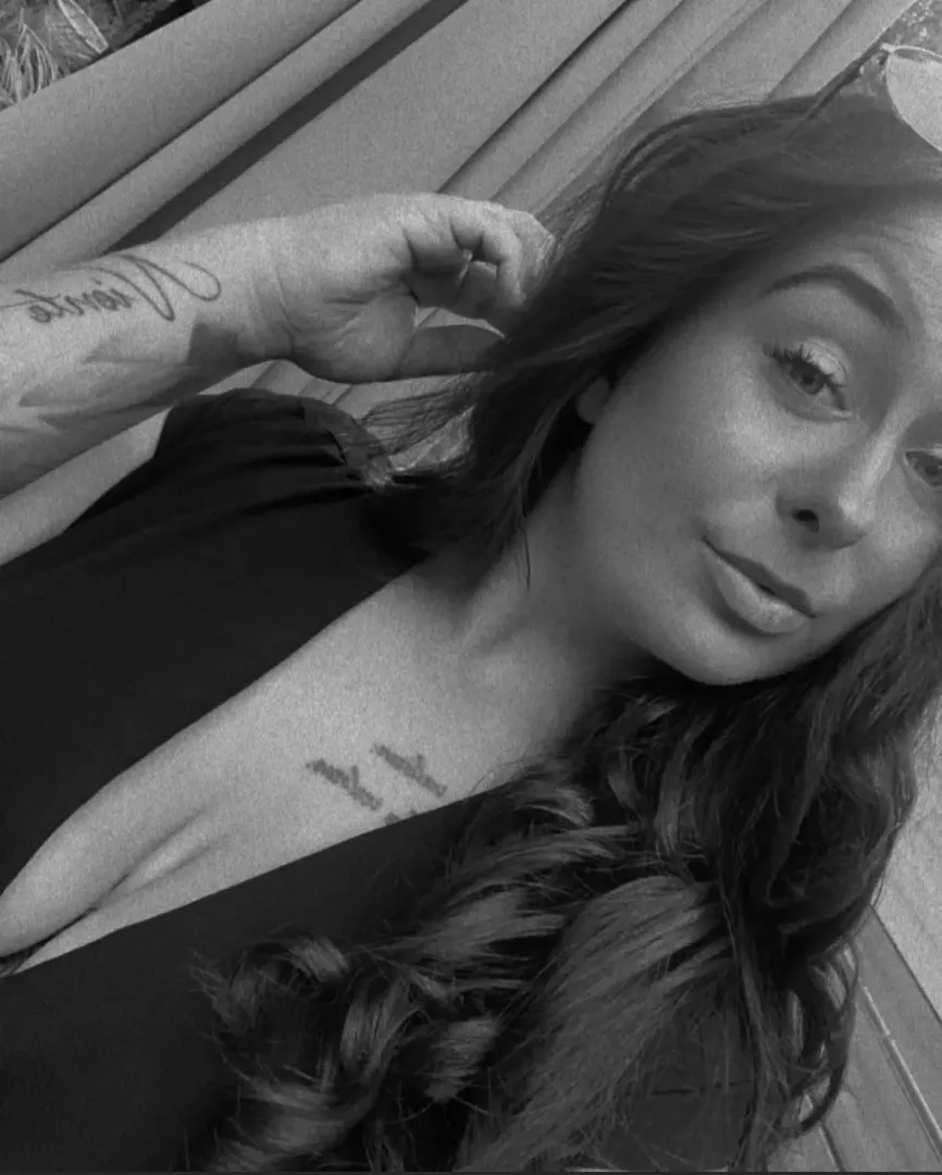 I need a Big cock rn. My looser Husband is always working.. I cant believe he's getting hard when he know how i suck other dicks.. His Family thinks i'm a Princess.😈