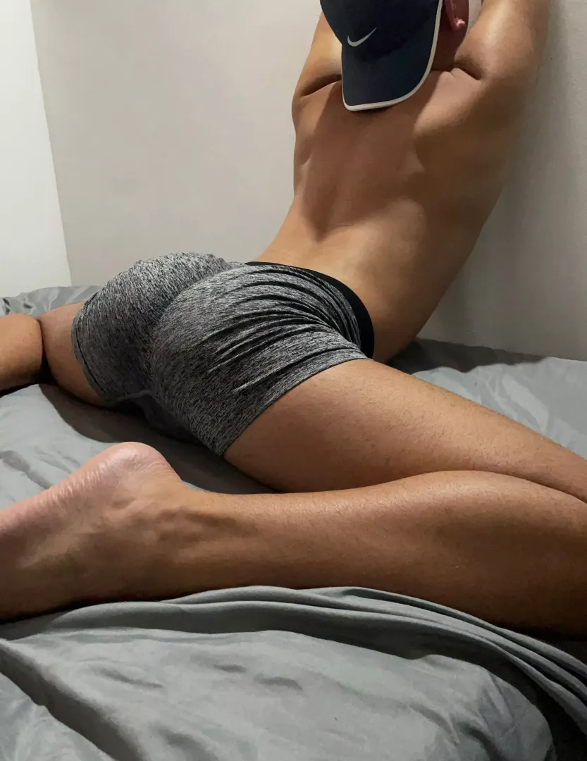 I need a buddy to help me stretch 🥺