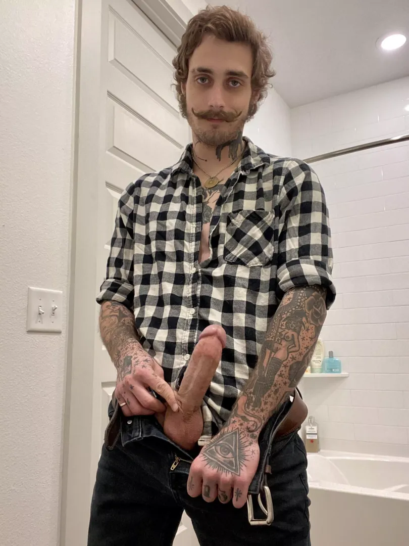 I need a nice pair of tits to cum on!🥵