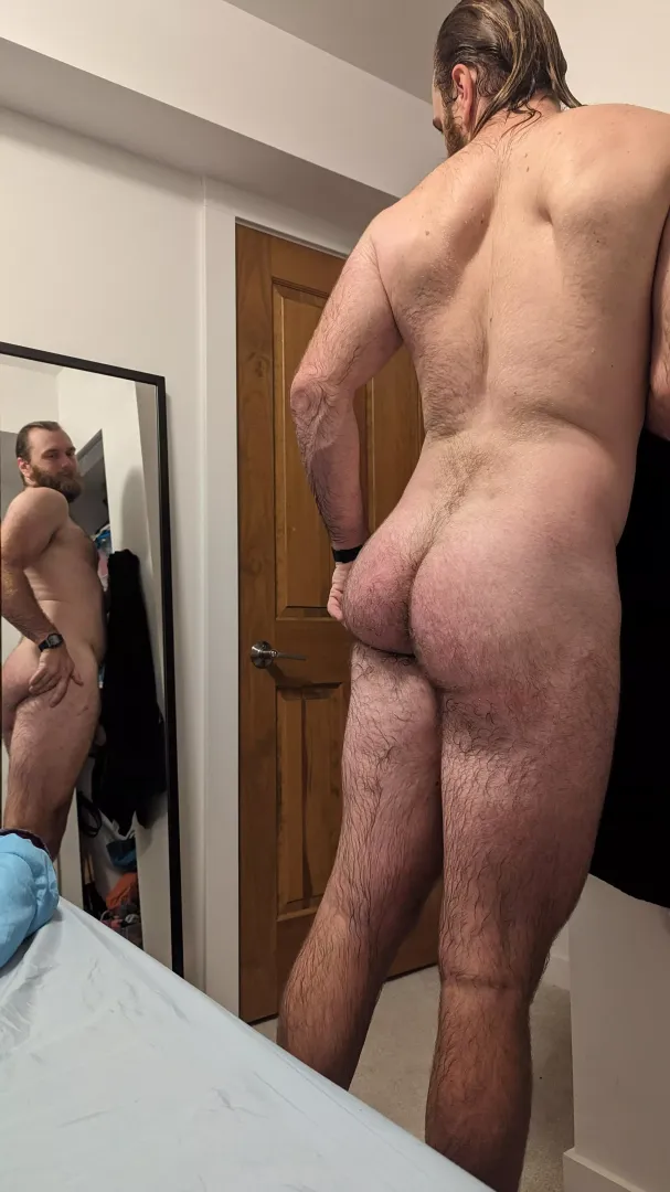 I need help spreading my hairy cheeks, any volunteers?