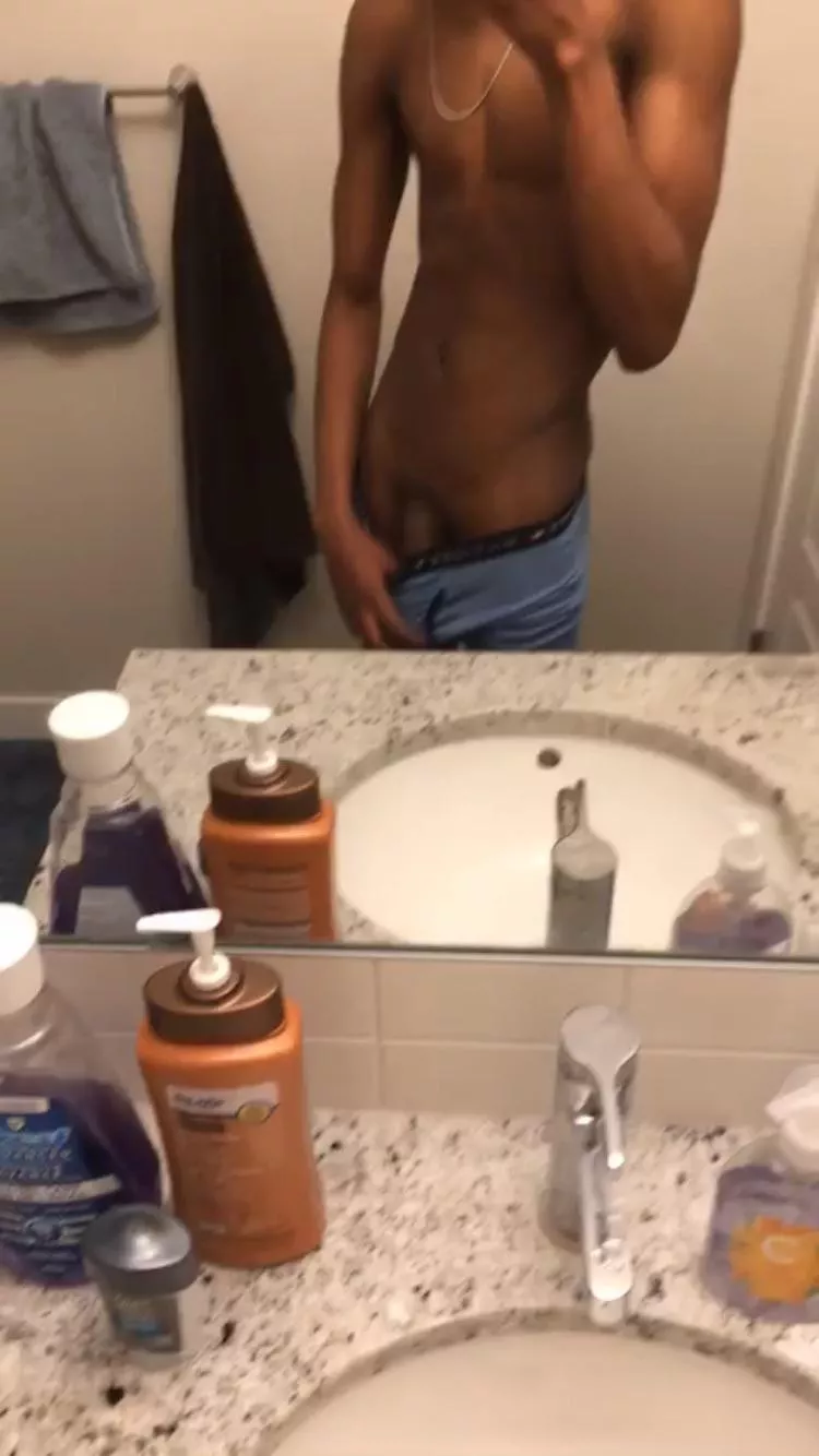 i need some pussy or dick which you help me with?? 😈😈