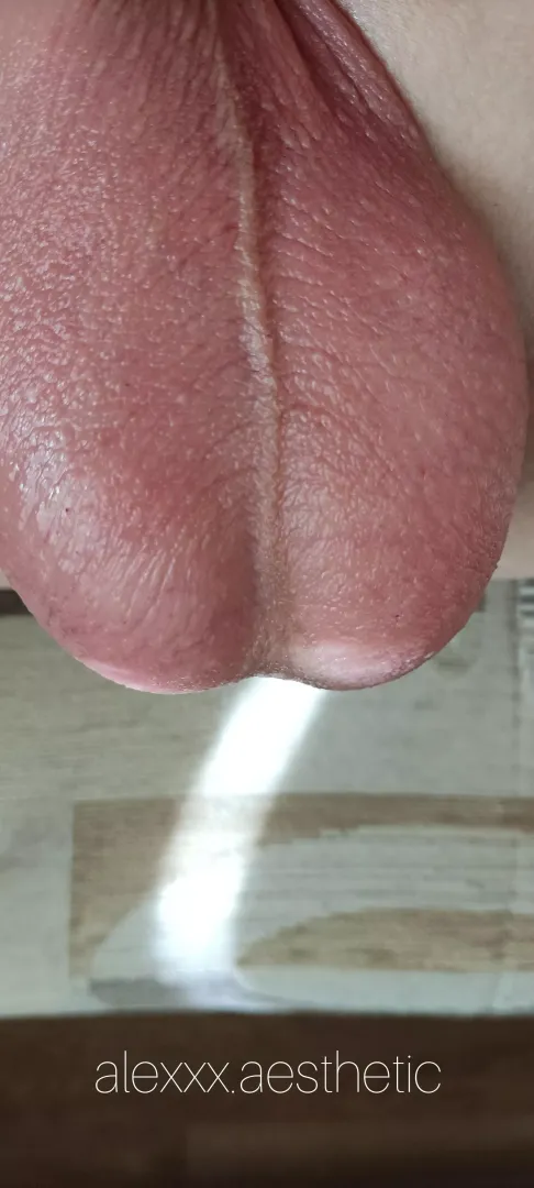 I need someone kinky to empty my balls full of cum. 💦👅