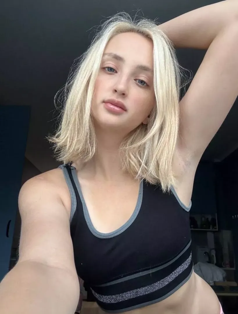 I need someone to lick my armpits