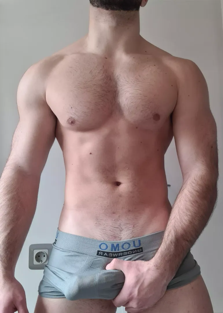 I need someone to suck this...