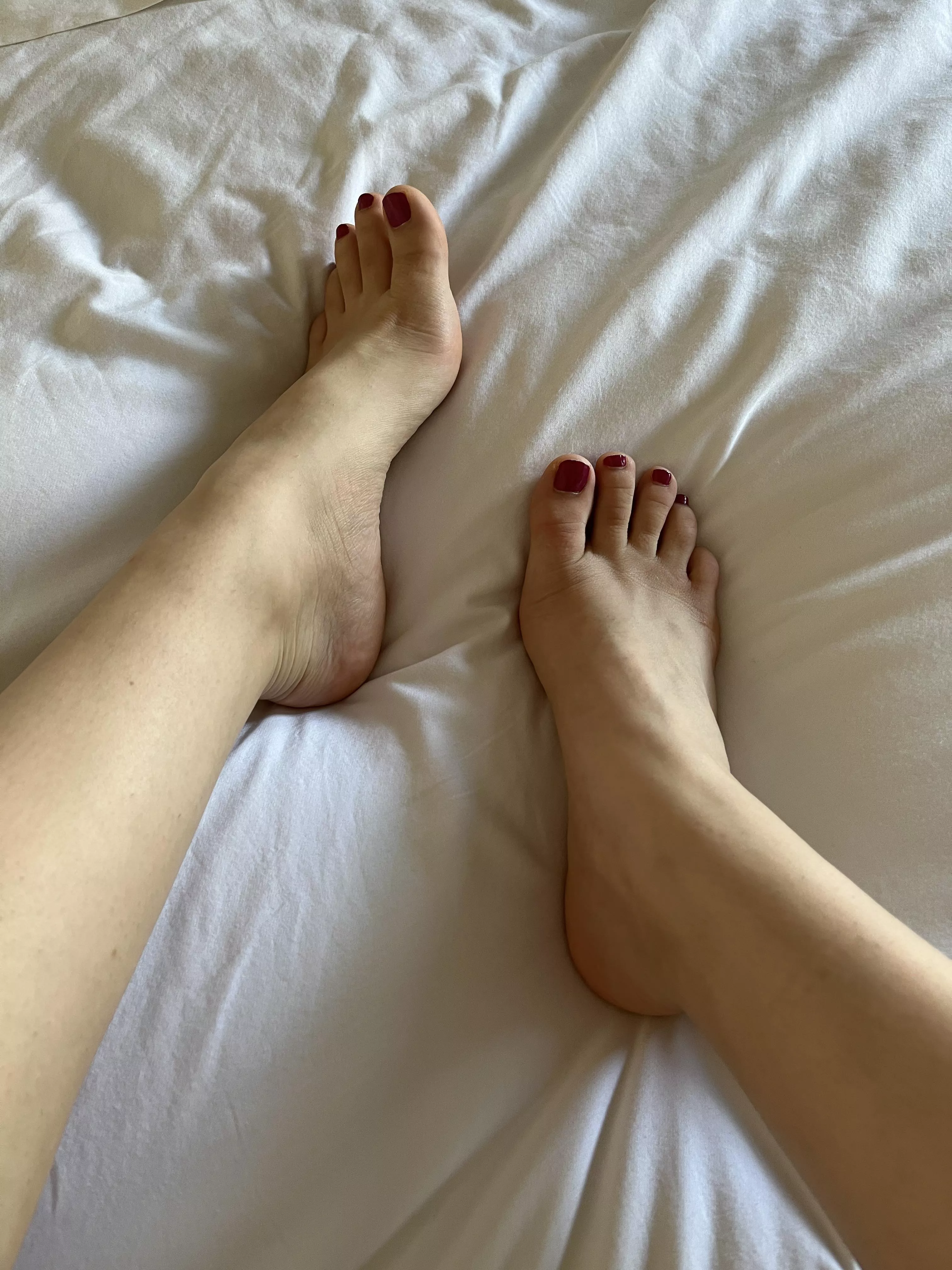 I need someone to worship my feet x