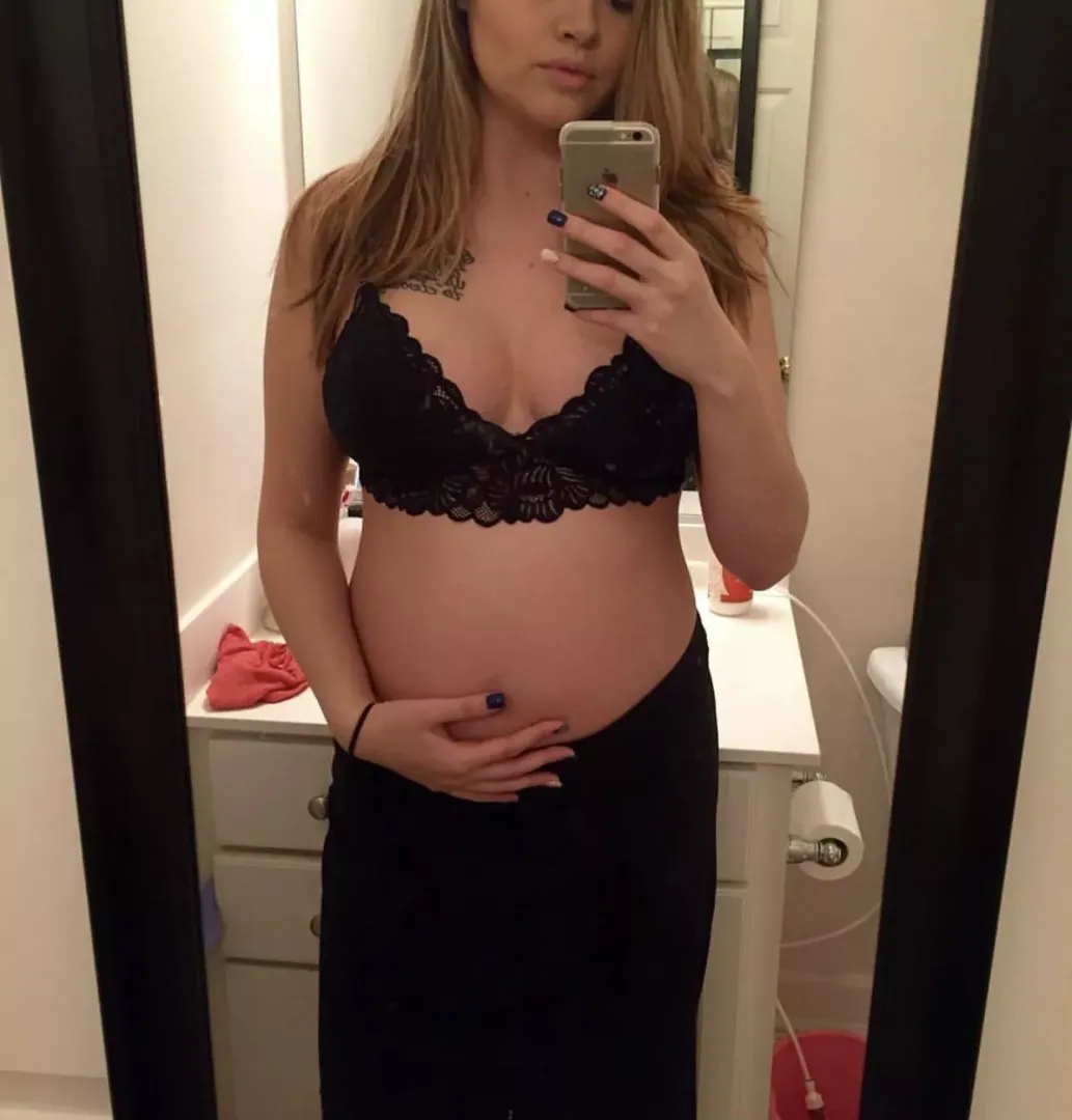 I need to see my wife get breed again and watch her body transform.