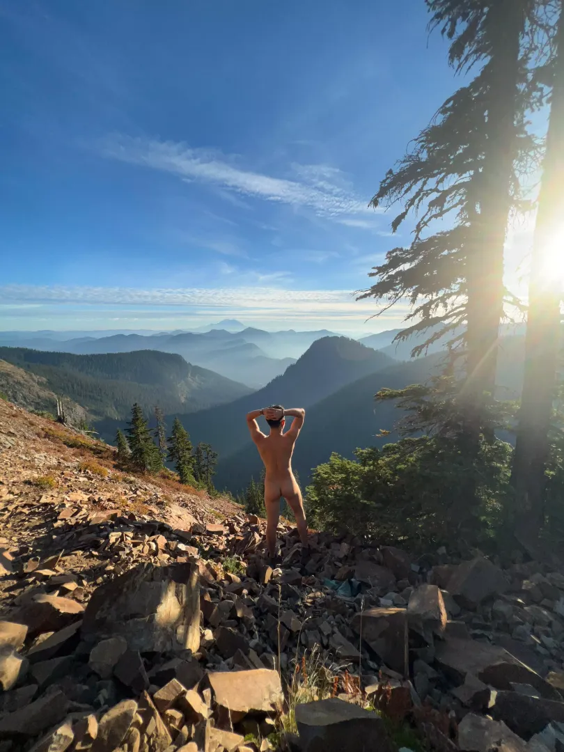 I only hike so I can show off my butt