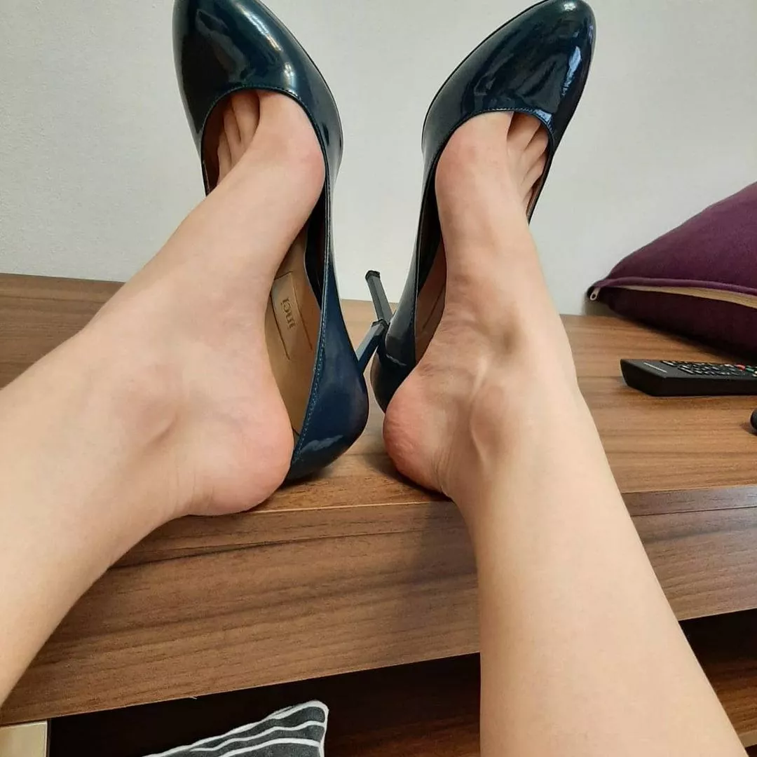 I own way too many heels...I think it's becoming a problem!