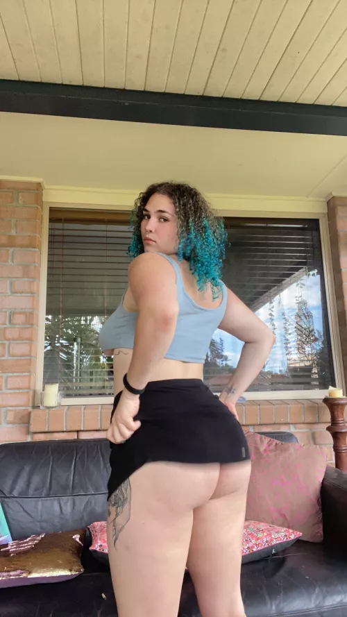 I put my hips at your disposal