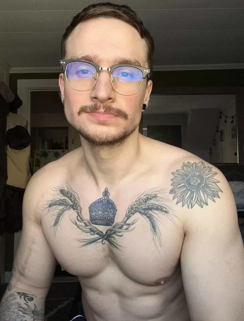 I rarely wear glasses, what do you think?