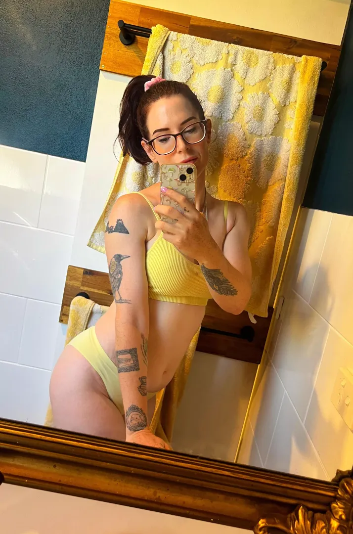 I really like yellow 🌻 [F37]