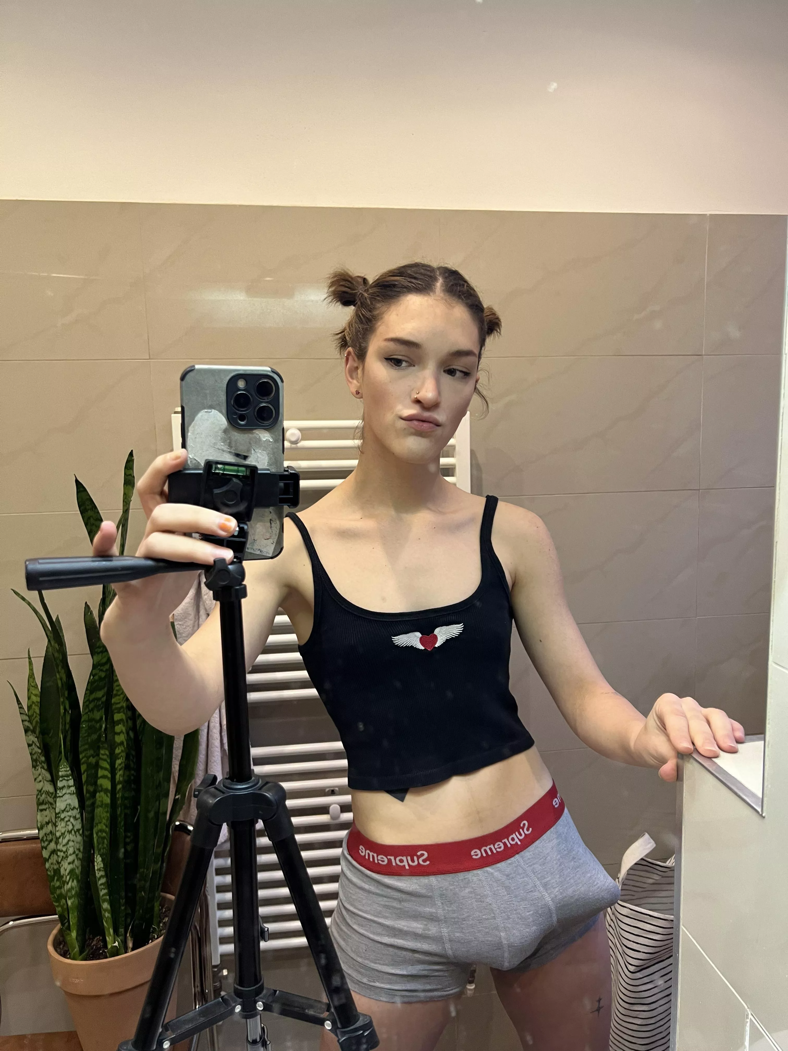 i really need my cock sucked now 😫