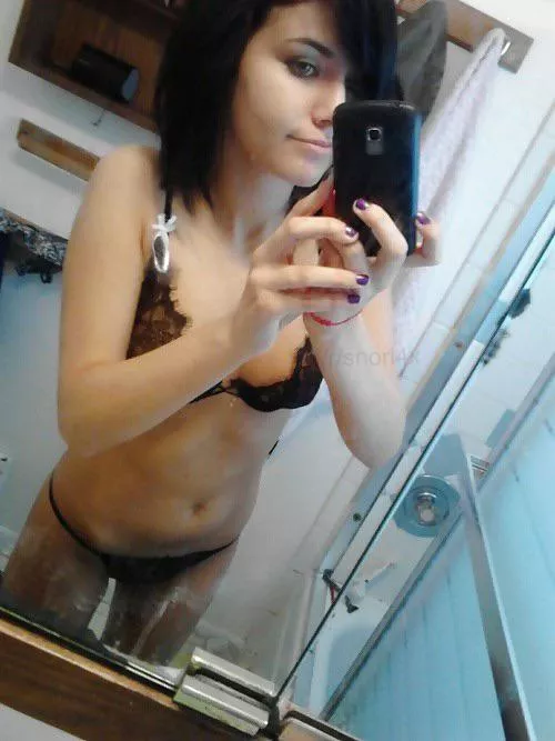 i remember this lingerie being so itchy lol