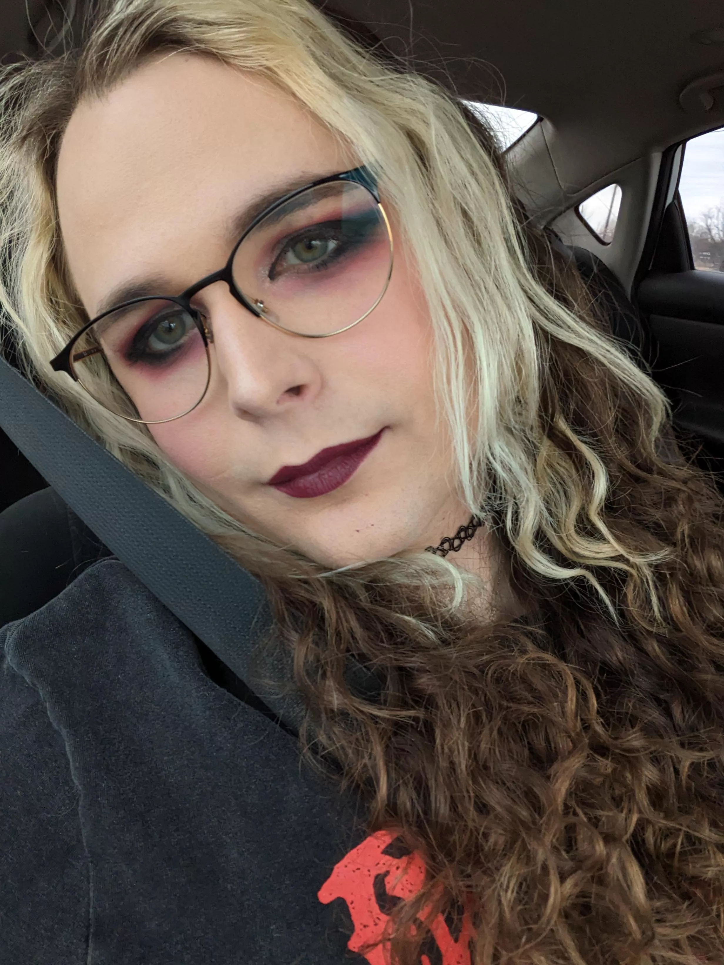 I started more advanced eye makeup today, I'm pretty happy with the results ☺️