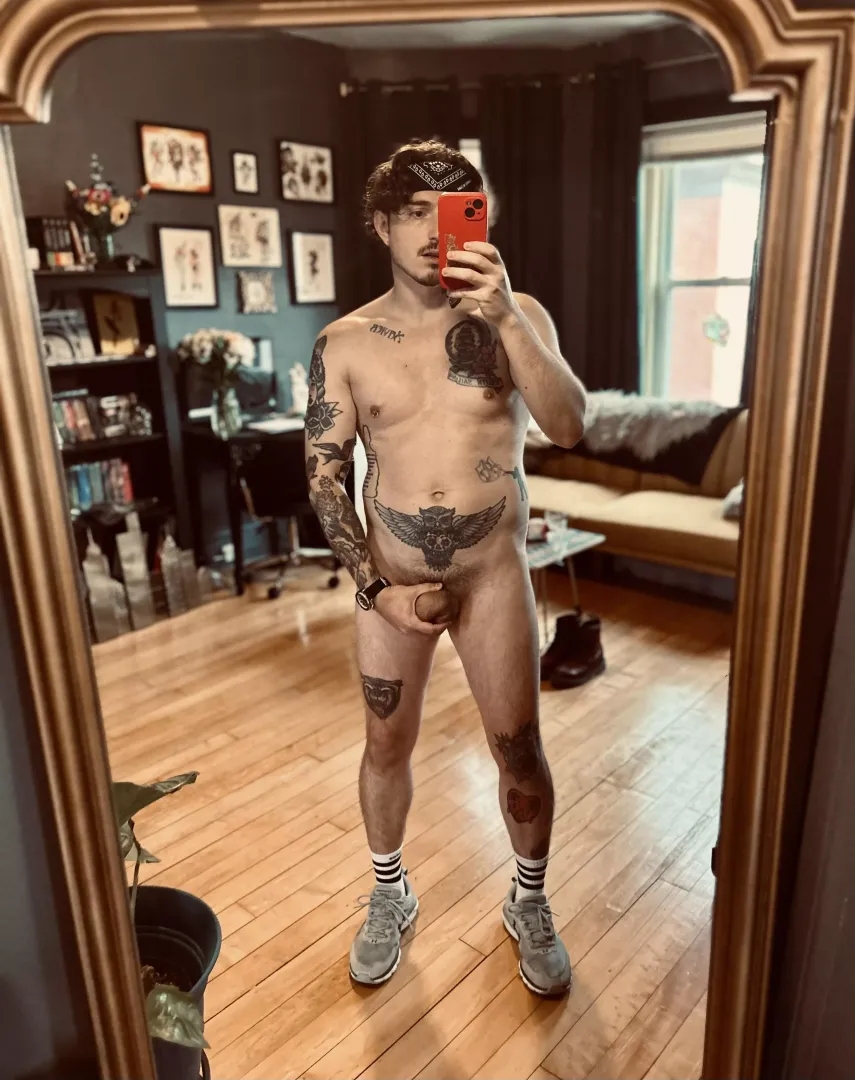 I take nudes when I get tired of playing Destiny 😅