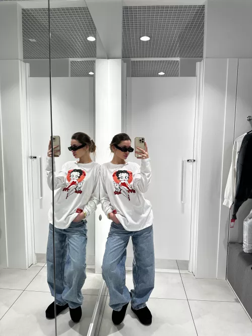 I take pictures in almost every mirror