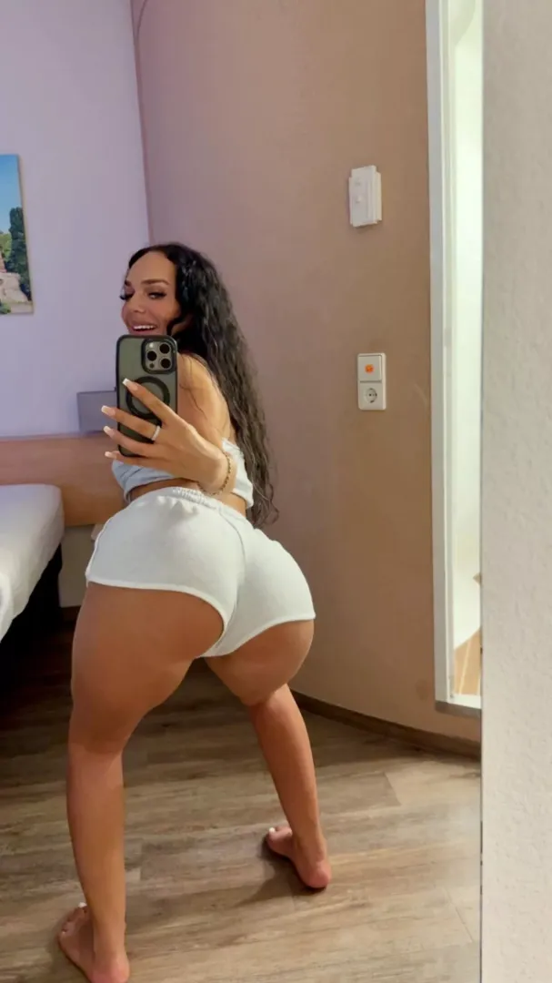 I think I need a dick inside my bum 