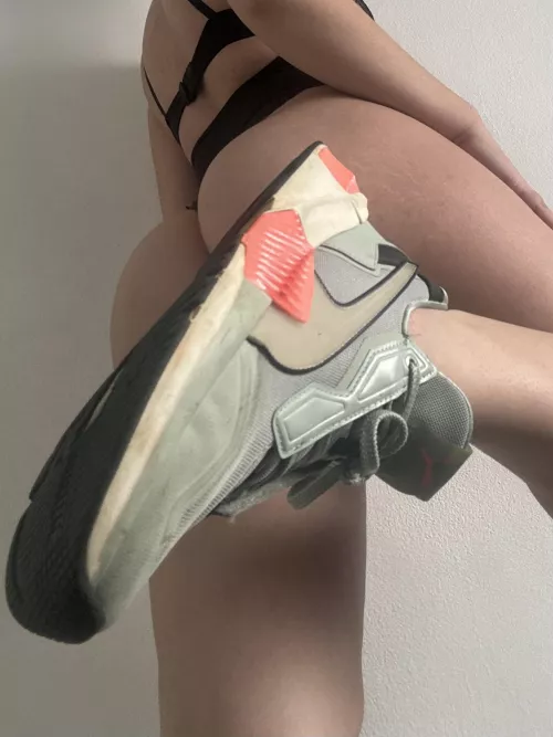 I think my ass looks good with these sneakers