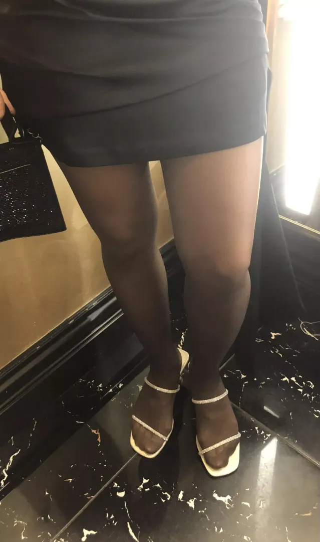 I think these heels go well with nylons
