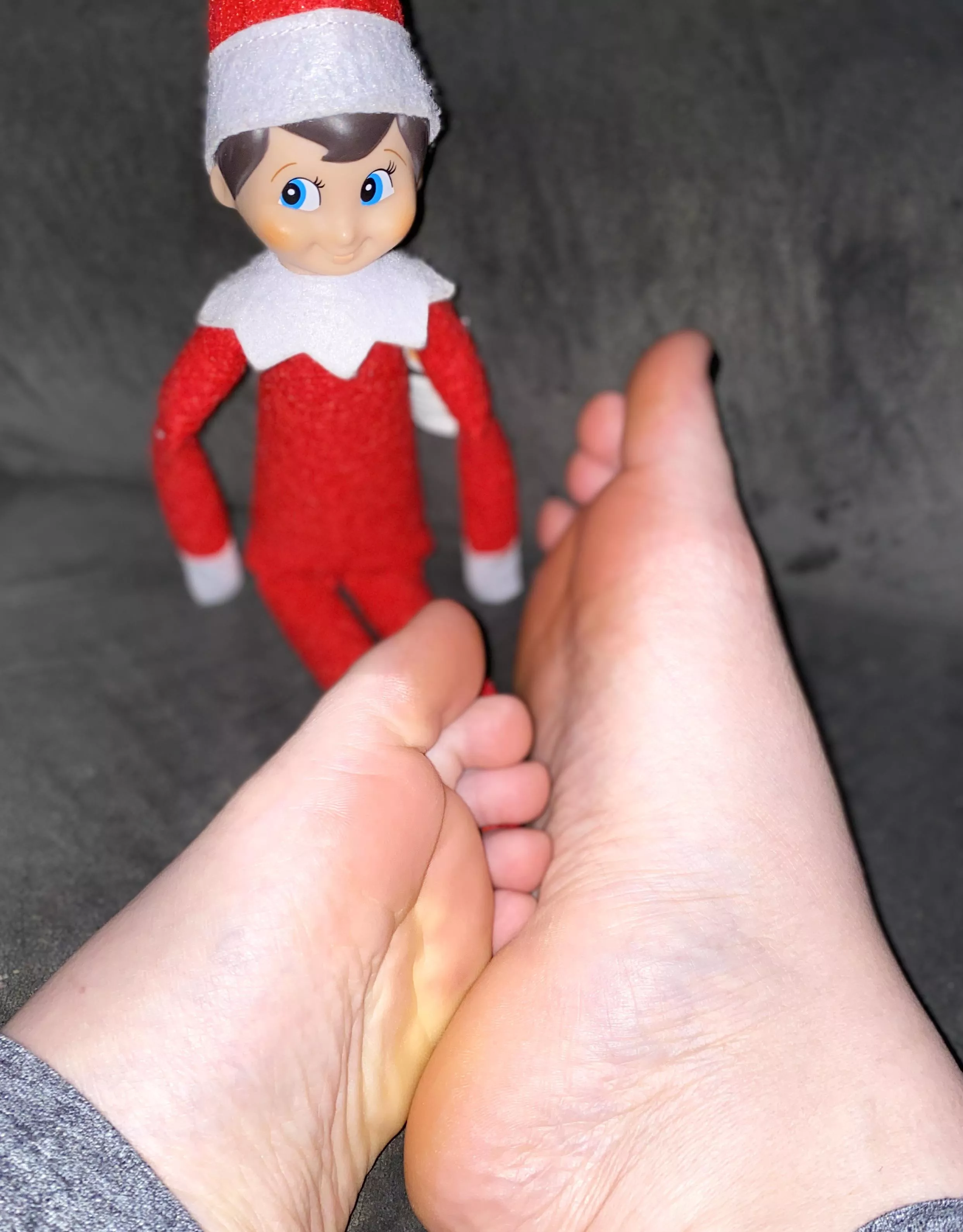 I think we have a naughty elf😅