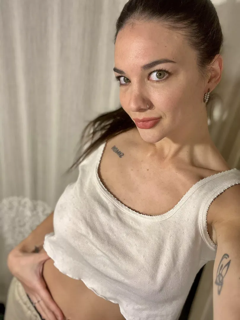i think white color so sexy on me