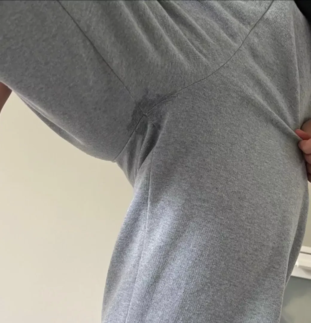 i thought my sweatpants were too thick for the wetness to show… i was wrong 😳