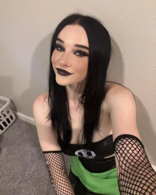 i wanna be your goth girl ;) @katelynmcfadden12