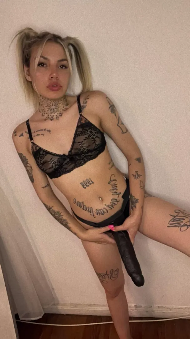 I wanna hear the sound while you gag on this huge cock