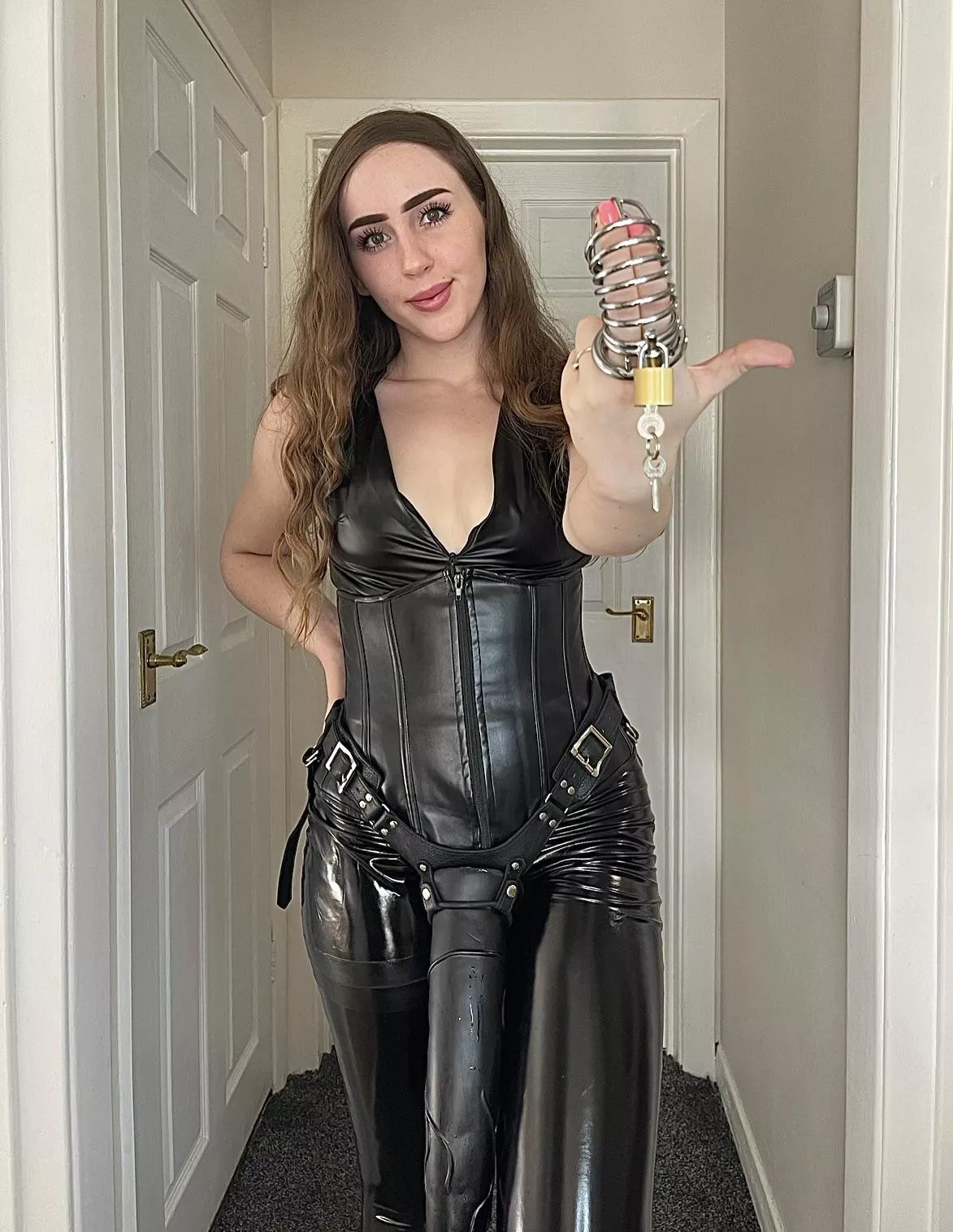 I wanna see you locked up and leaking..😈