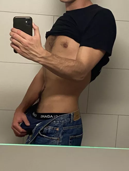 I wanna try with a guy, who’s down ?