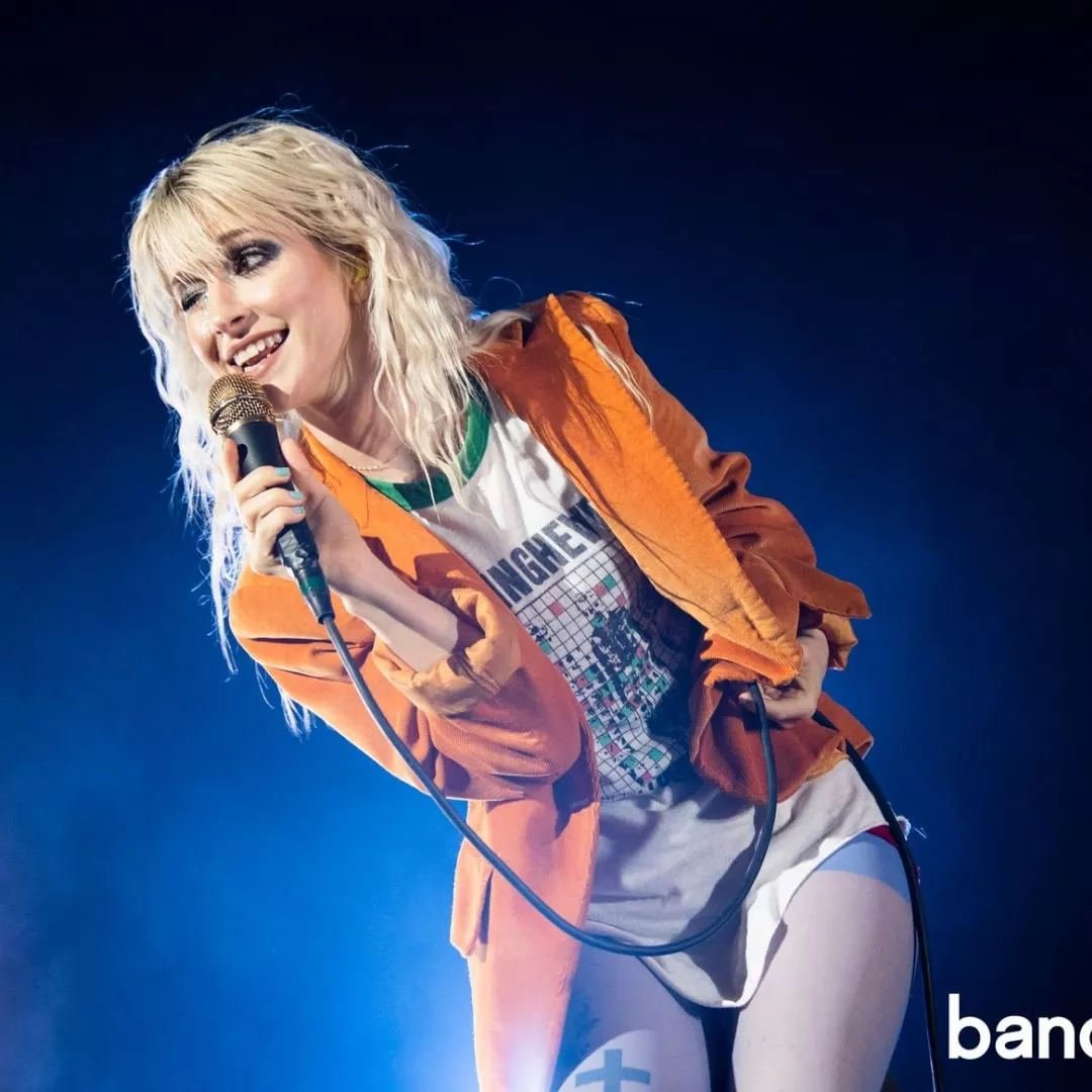 I want a super bi threesome with you and Hayley Williams