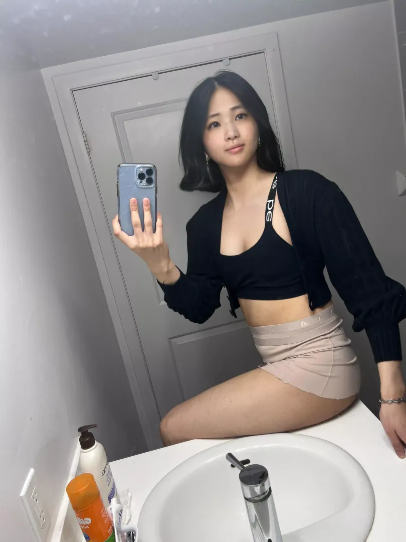 I want to be your favourite Asian sissy🤗🤗